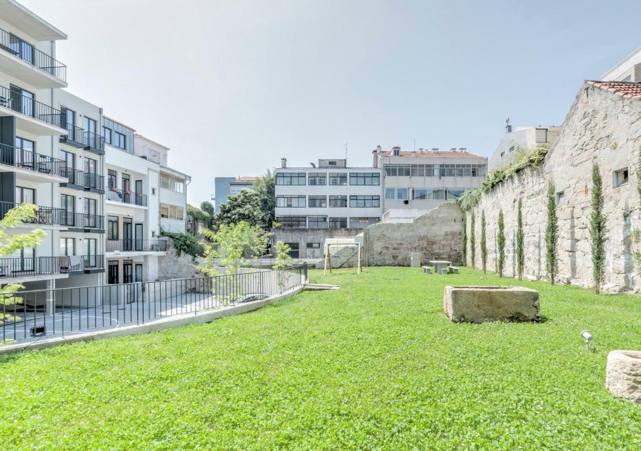Bo Santos - Free Parking Porto